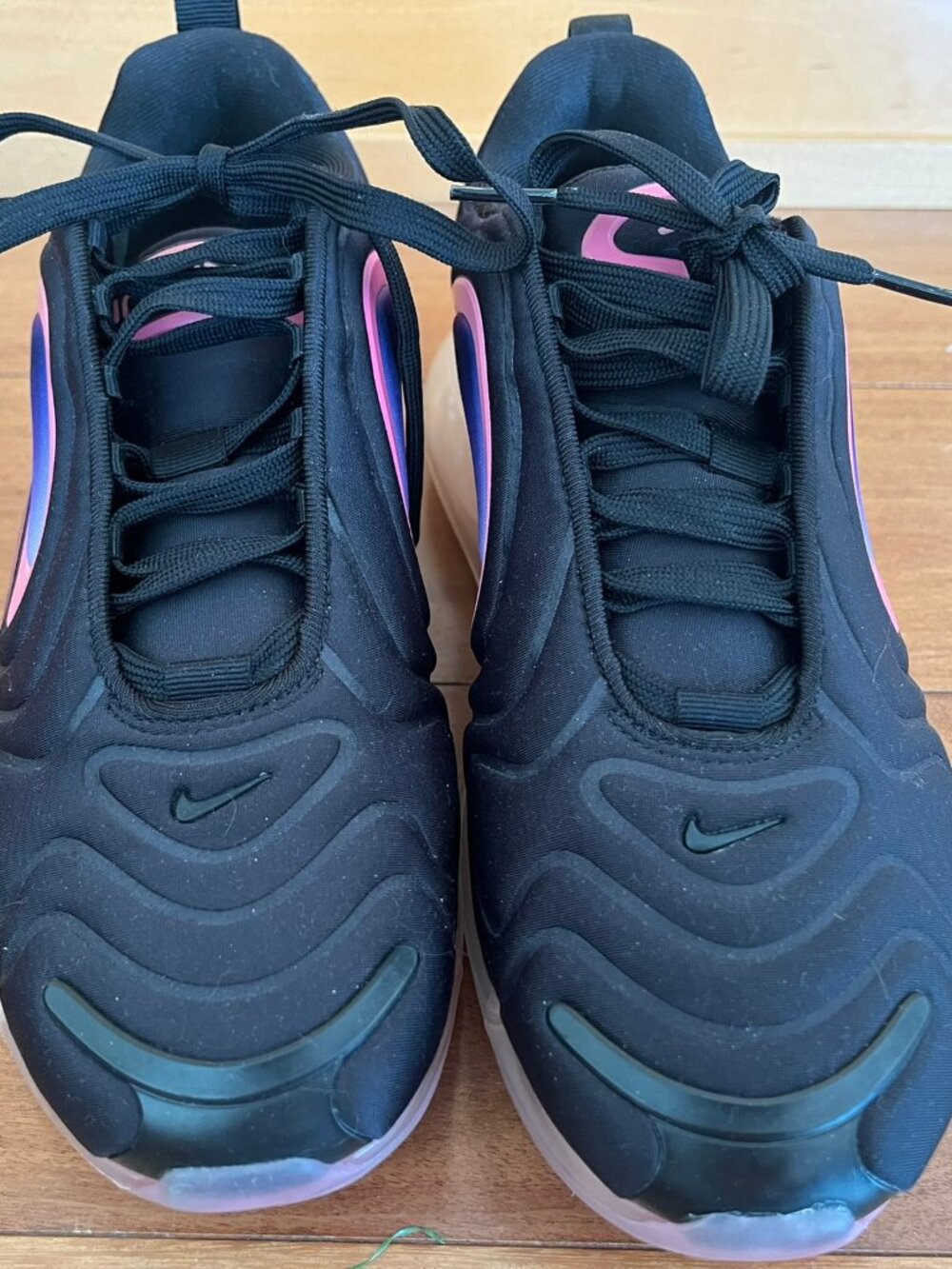 Nike Air Max 720 Women's Black Laser Fuchsia Pink Athletic Athleisure Size 8 EUC